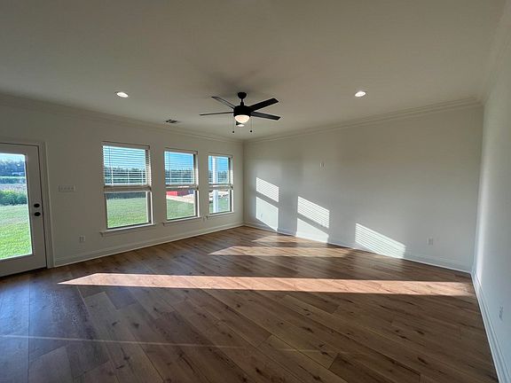 2nd image of 185 Spring Grove Loop