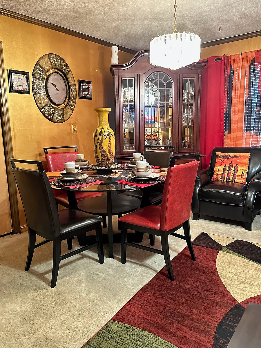 Large Living Room with 60 Inch Smart TV. - 2606 N Whitechurch Ct