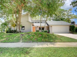 822 Daffodil Dr, Wellington, FL 33414