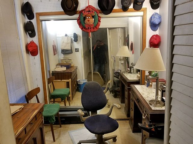 2nd image of 538 W 65th Pl