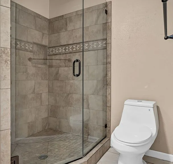 2610 E Lake Ave — Photo 21