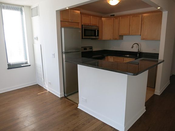 5th image of 3660 N Lake Shore Dr APT 1807