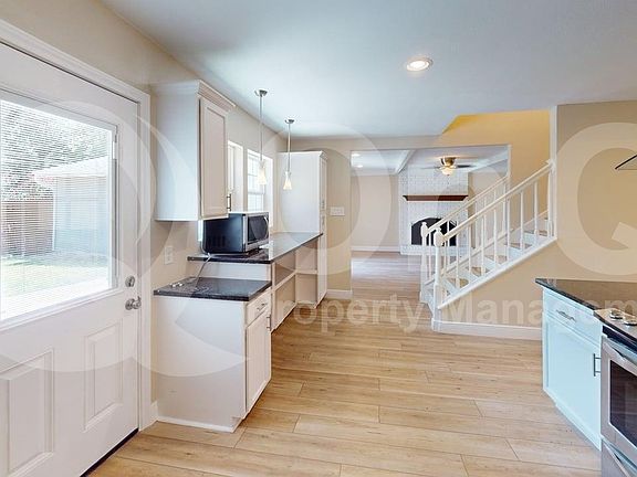 4th image of 7804 Village Trail Dr