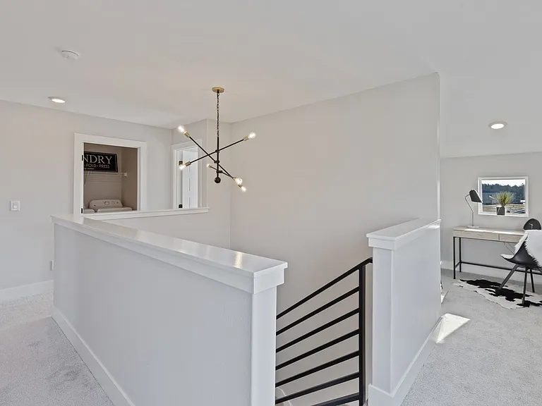 924 Lincoln Way — Photo 16