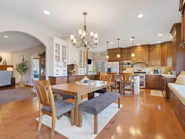 5025 William Dr, Waterloo, IA 50701
