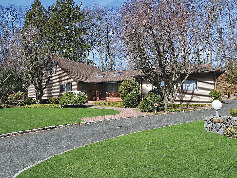 1st image of 80 Hickory Dr
