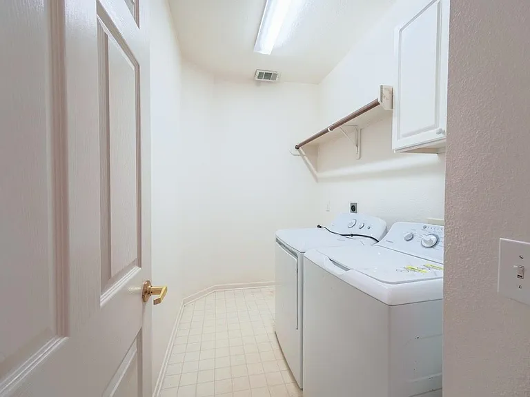 11606 Canyon Woods Dr — Photo 37