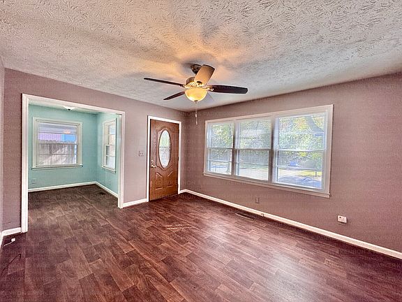 Living Room 11'6 x 14'1