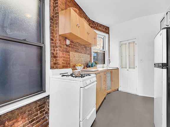 3rd image of 715 9th Ave APT 5RN