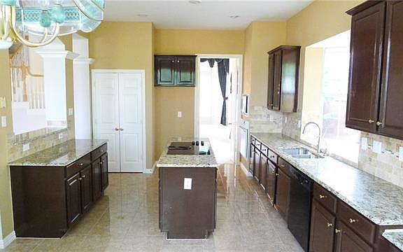 4th image of 3024 Silverado Dr