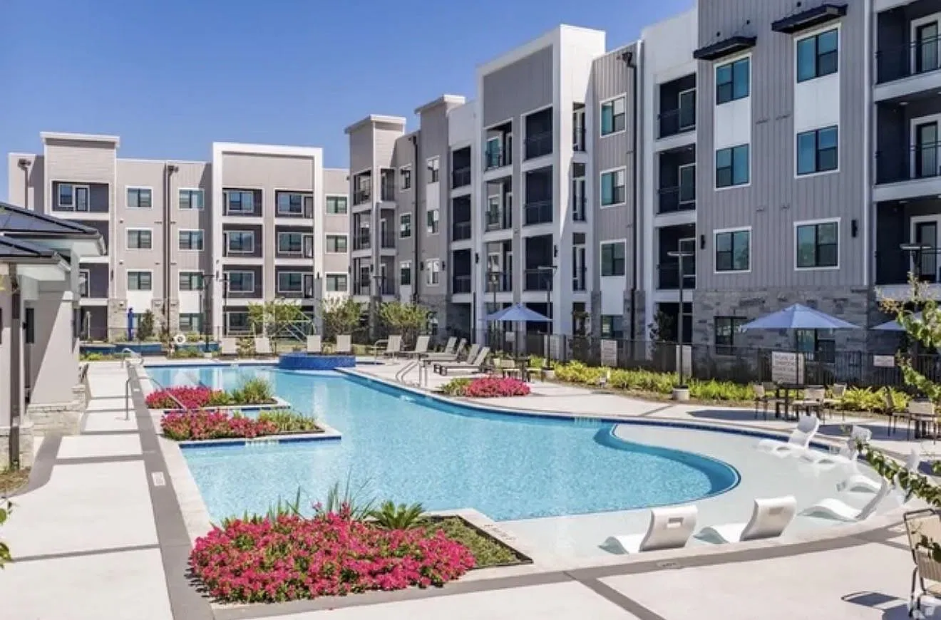 3 bed, 3.0 bath, $1,965 — Photo 1