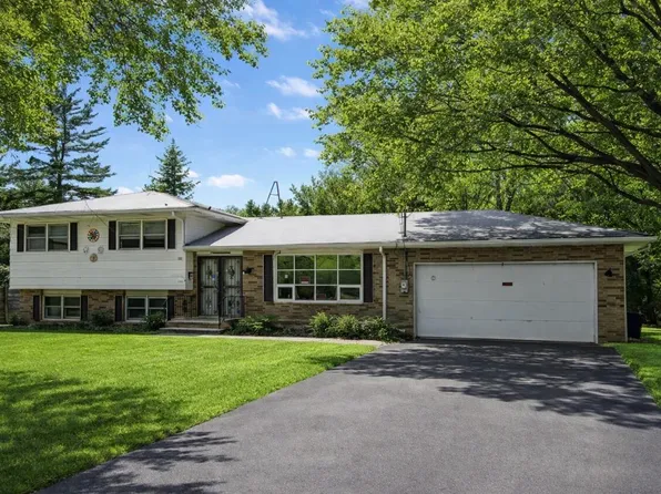 15344 Lakeside Rd, Lakeside, MI 49116