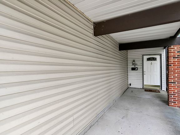 3rd image of 1319 Kingsbury Dr Unit 2