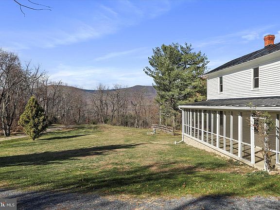 5th image of 799 Stephens Ln