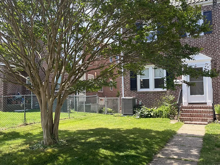 1802 Maple St #1 — Photo 11