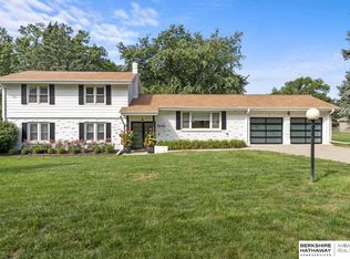 1646 Pine Rd, Omaha, NE 68144