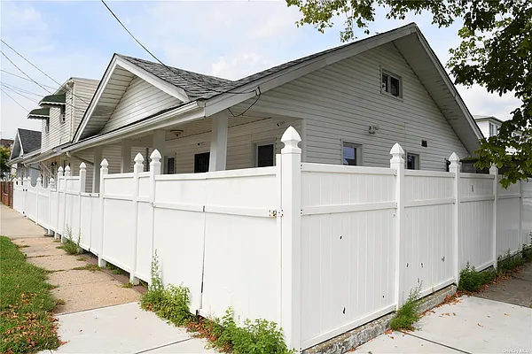 Sold by ERA Top Service Realty, Inc. | media 4