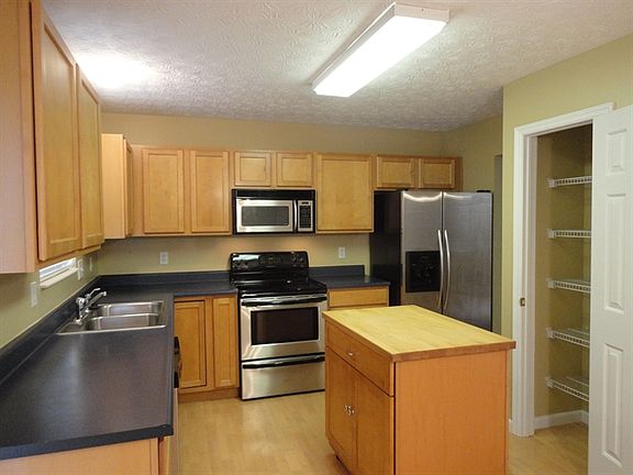 2nd image of 406 Bluebell Ct