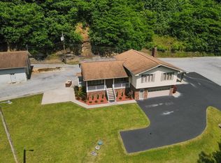 1077 Navigator Rd, Grundy, VA 24614
