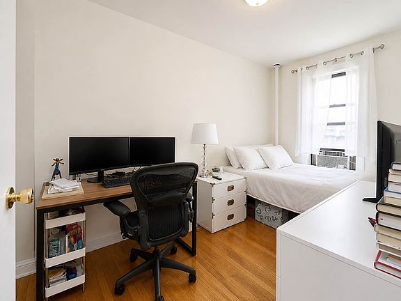 3rd image of 19 Commerce St APT 1