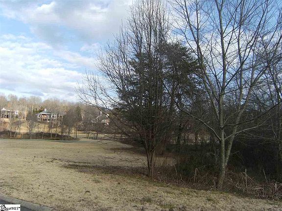 3rd image of 216 Huntcliff Dr
