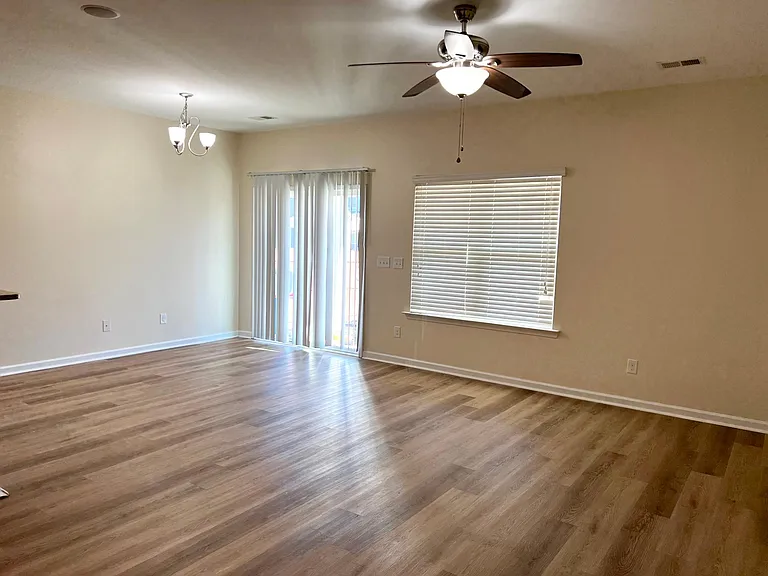 136 Brewers Oak Ln — Photo 6