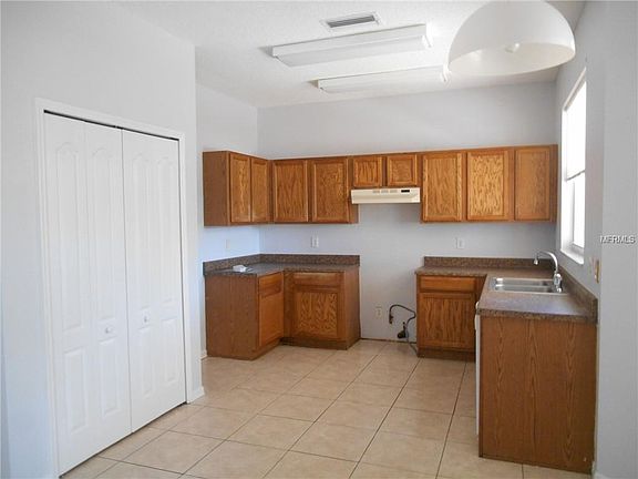 4th image of 926 Grand Canyon Dr