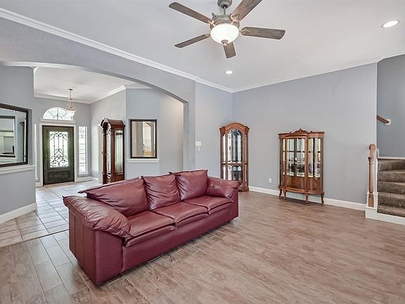 2nd image of 7008 Wooded Acres Trl
