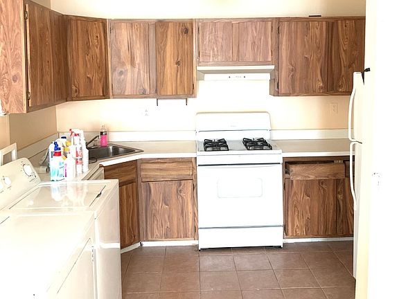 2nd image of 303-305 South St Floor 3