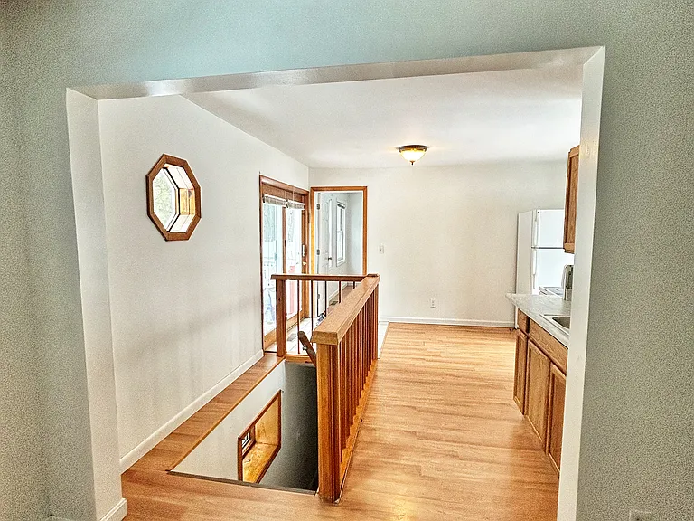 Edgewood Dr — Photo 1