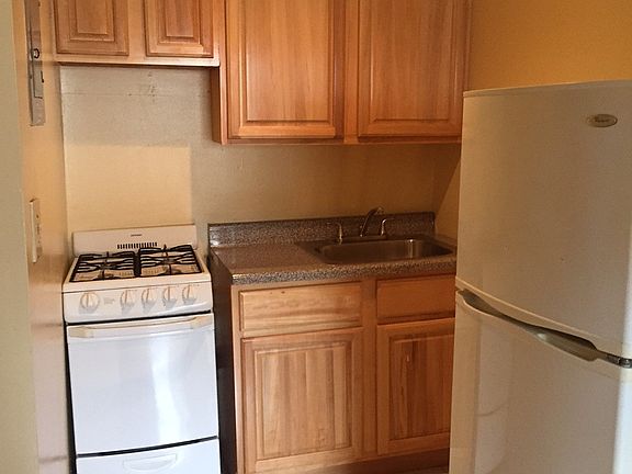 3rd image of 126 New York Ave APT 9