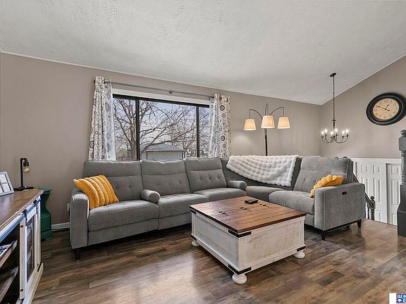 5th image of 809 W Leon Dr