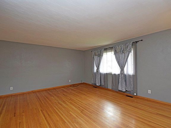 2nd image of 313 Melanie Dr