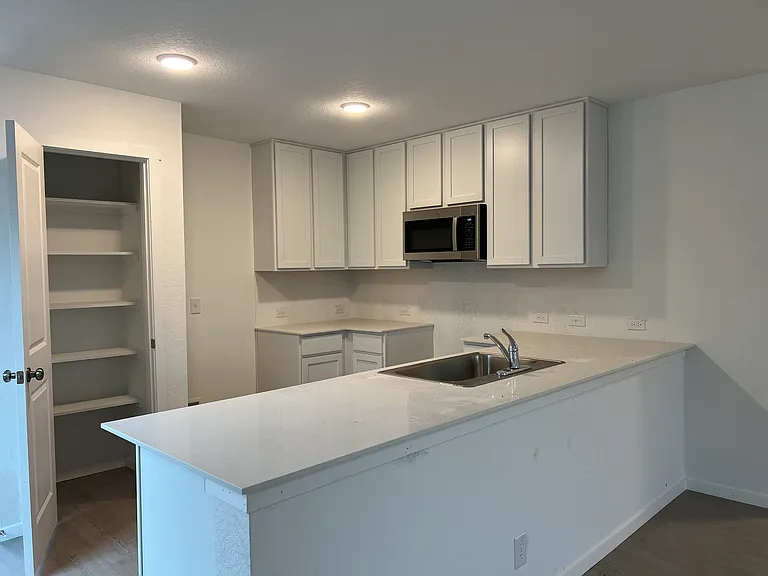 1710 Charlie Cv — Photo 13