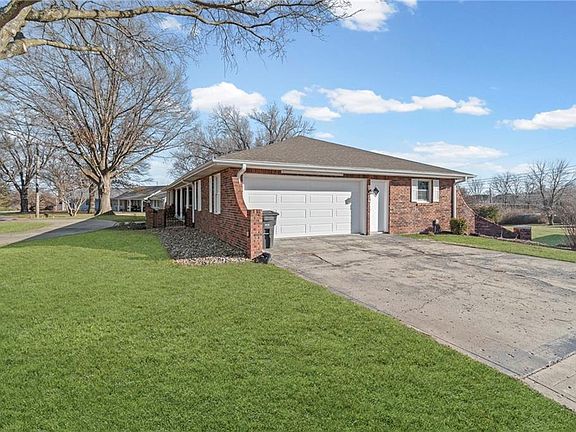 4th image of 505 Southview Dr