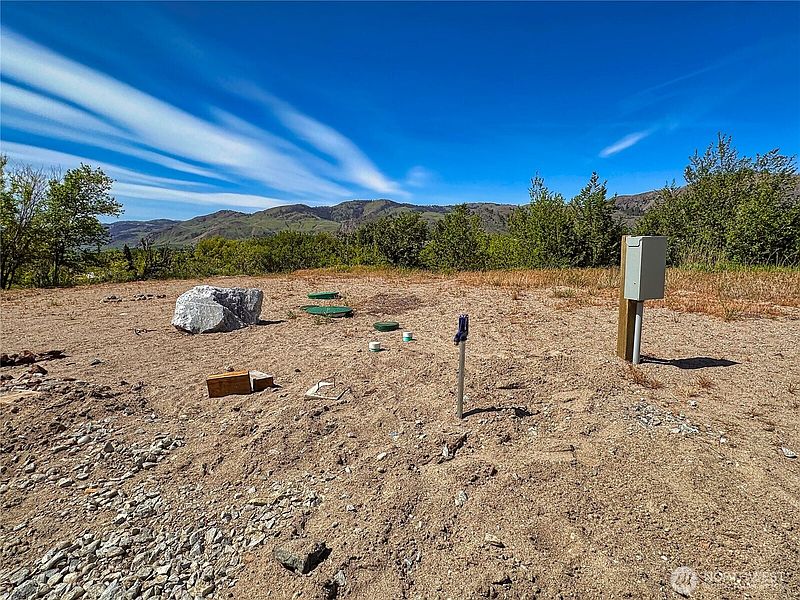 3rd image of 108 B TBD Eastlake Road