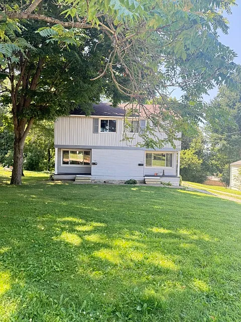 782 Parkview Dr