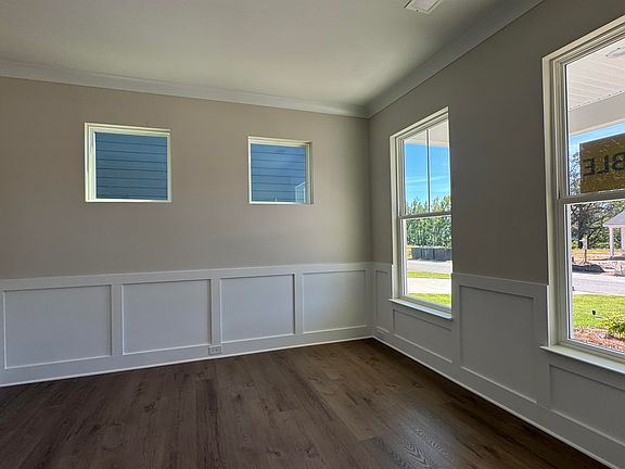 2nd image of 1124 Stable Way
