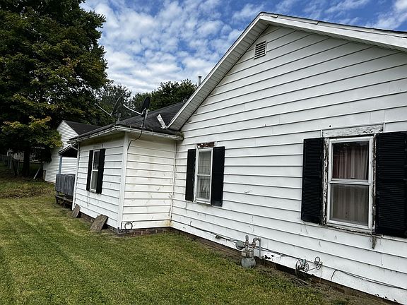 3rd image of 200 Monroe Ave