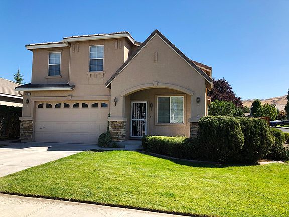 3rd image of 2910 Umbria Ct