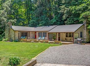 407 Pine Run Rd, Fombell, PA 16123