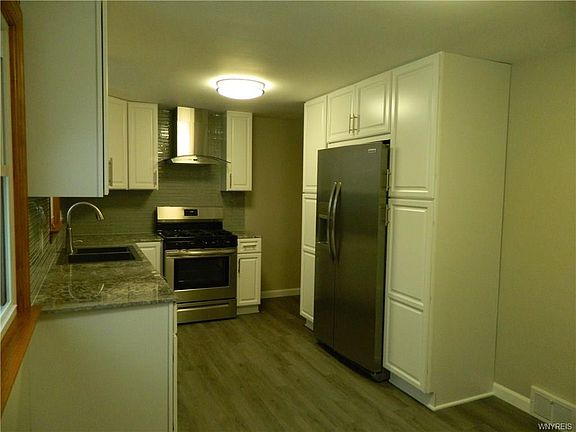 4th image of 180 Nokomis Pkwy