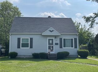 947 Warwick Dr, Sheffield Lake, OH 44054