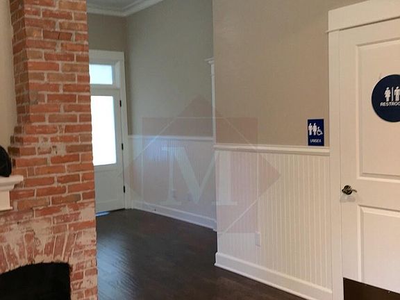 2nd image of 718 De La Vina St