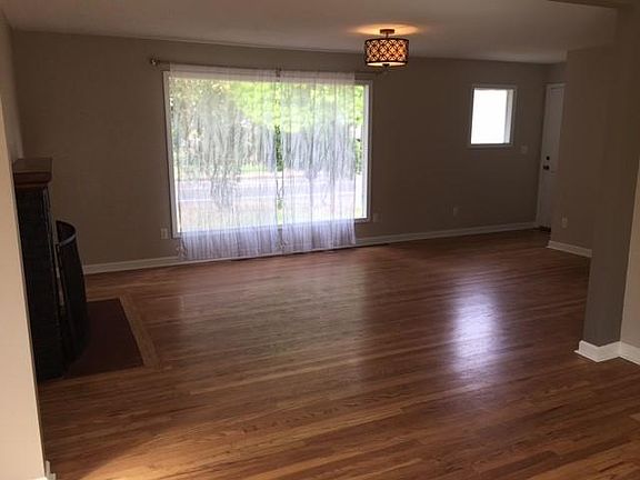 2nd image of 3609 E Evergreen Blvd
