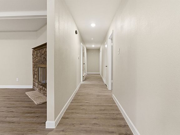 5th image of 2703 Oak Cliff Ln