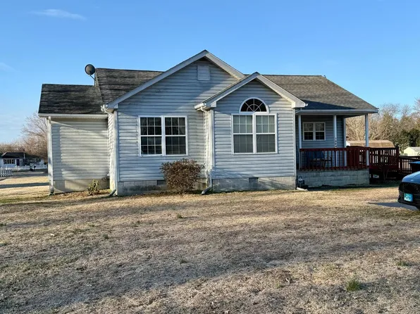 1024 Fence Post Ln, Viola, DE 19979