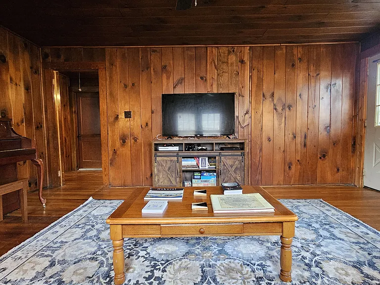 43 Sellers Rd — Photo 3