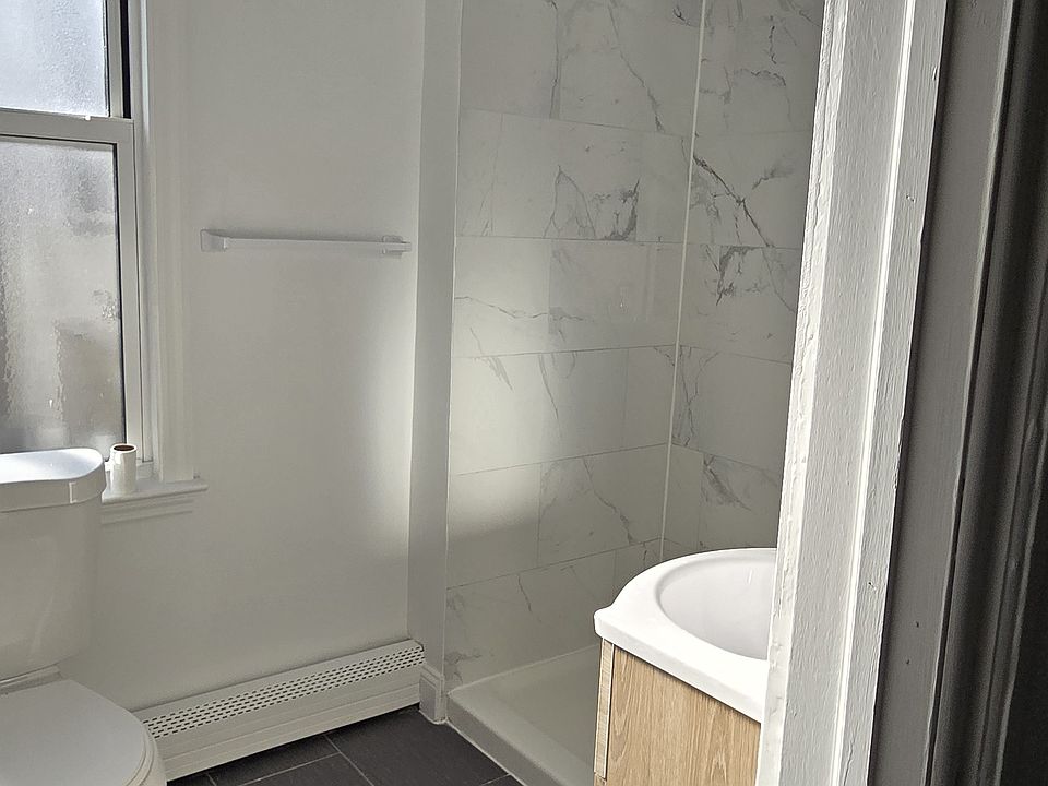 1st image of 365 2nd Ave APT 1