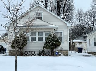 120 California Dr, Rochester, NY 14616